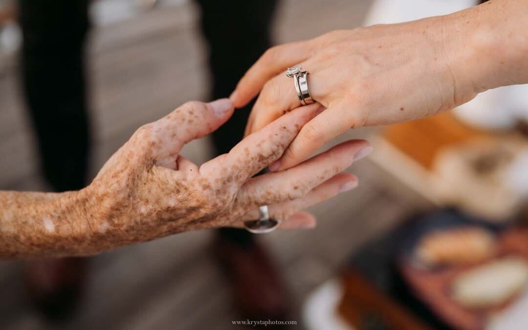 Bride and Mother Holding Hands | Lisbon Micro-Wedding