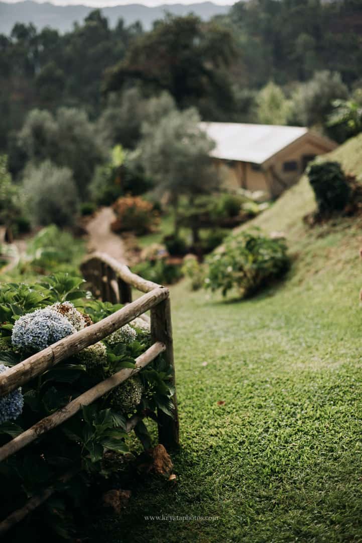 Nestled in the countryside of Vila Nune, Casa Fontelheira is a unique wedding venue that blends rustic charm with relaxed luxury. Offering a mix of stylishly renovated stone villas and upscale glamping tents, it creates a peaceful, nature-immersed setting ideal for intimate weddings. With sweeping valley views, a serene pool area, and flexible accommodation options, it’s perfect for couples looking to celebrate in a laid-back yet elegant atmosphere surrounded by nature.