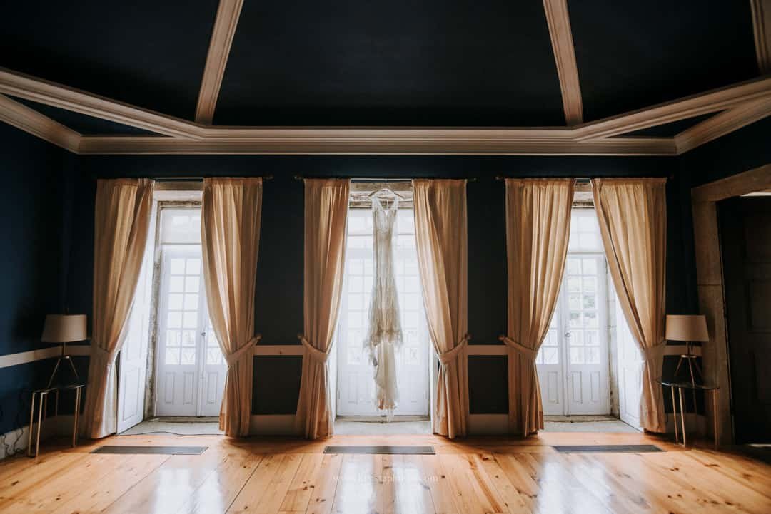 Historic wedding venue Casa do Ribeirinho in Porto with lush gardens and elegant event spaces