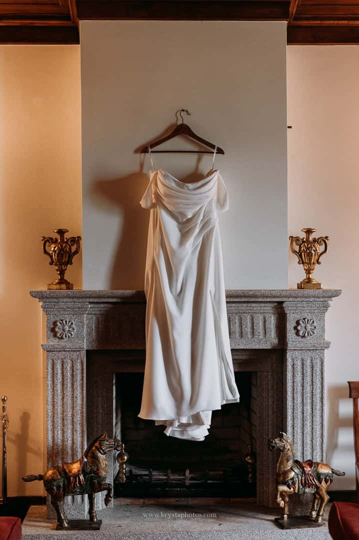 Historic Casa de Vilela wedding venue surrounded by vineyards with vintage interior details