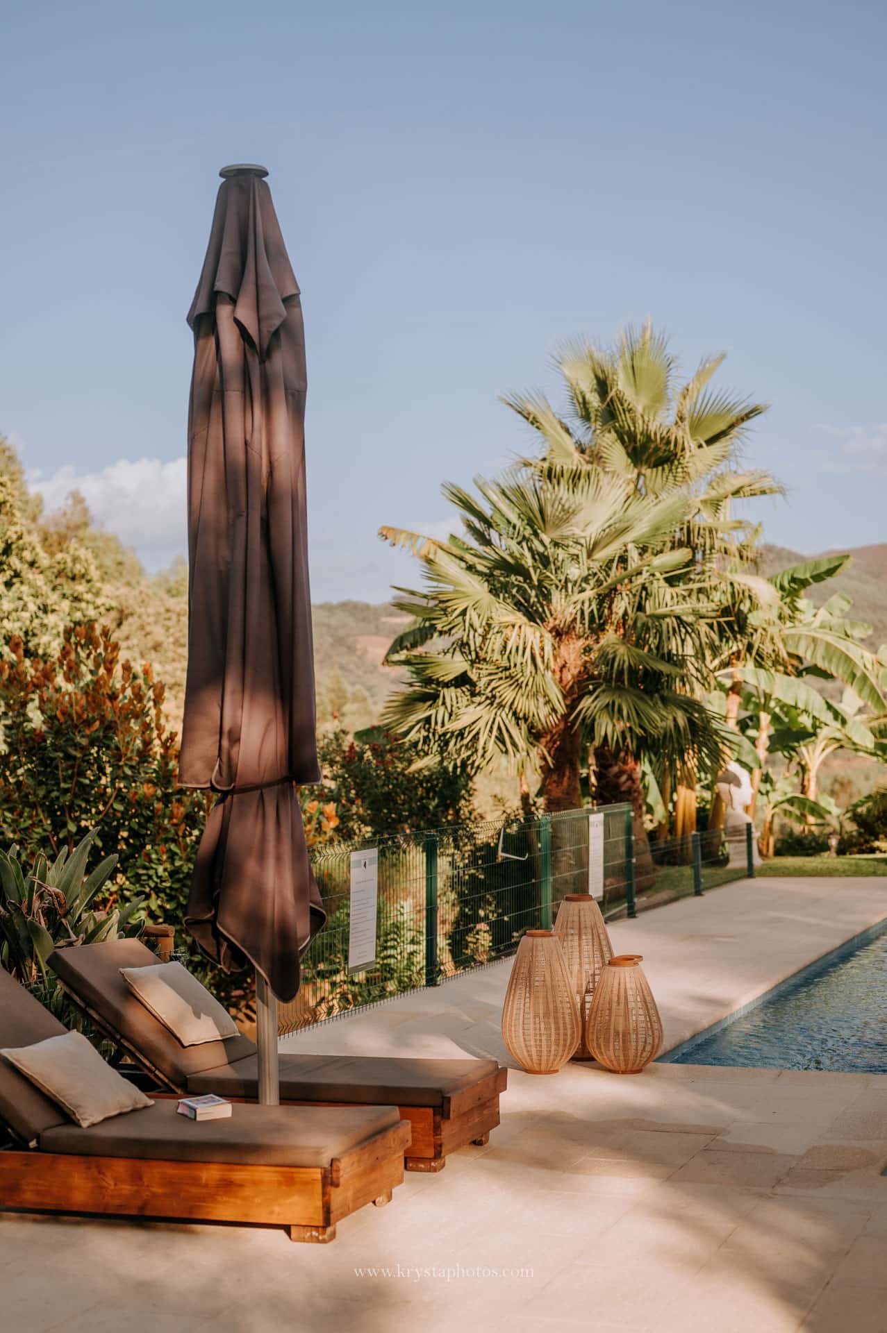 Heated pool at Casa Fontelheira in Northern Portugal – ideal for honeymoons and family retreats.