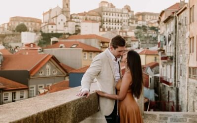 How to Look Natural in Photos: A Photographer’s Guide for Couples