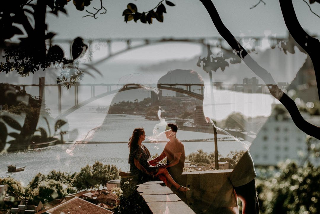 couple photoshoot at Jardins do Palácio de Cristal Porto with greenery and river views