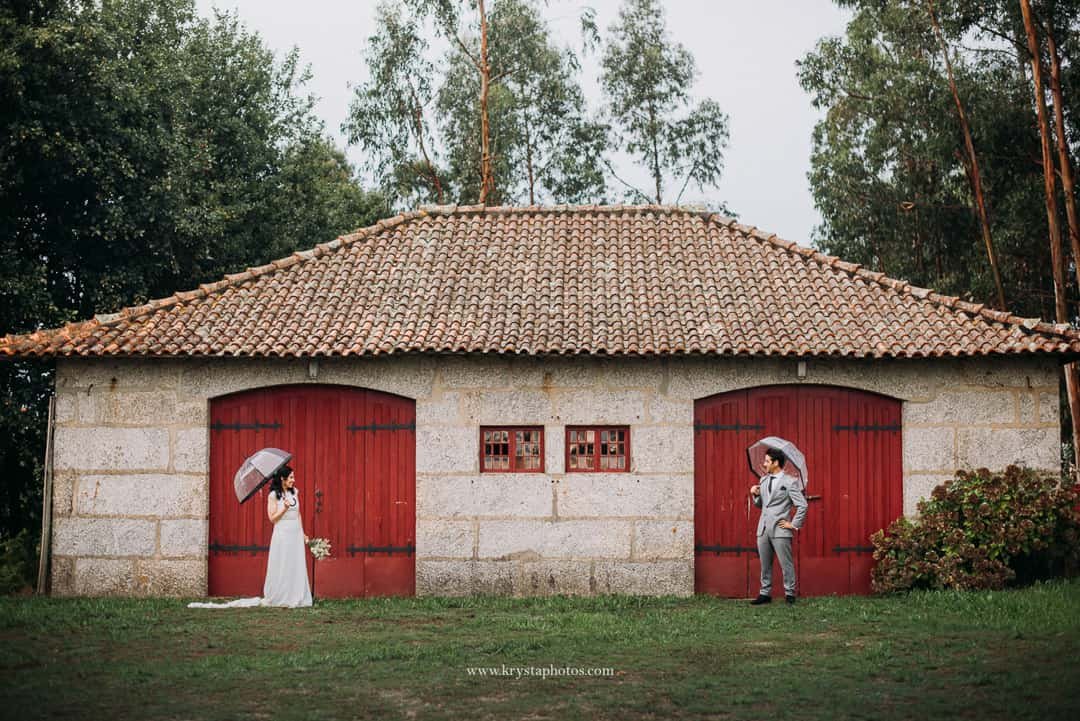 Elegant wedding venue Quinta de Segade in Northern Portugal surrounded by lush greenery