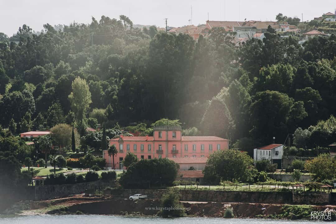 Modern wedding venue Torre Bela in Vila Nova de Gaia surrounded by lush greenery and stylish event spaces