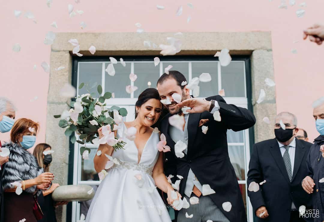 Modern wedding venue Torre Bela in Vila Nova de Gaia surrounded by lush greenery and stylish event spaces